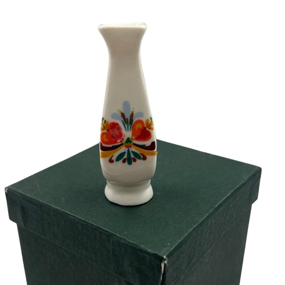 Vtg‎ Miniatures Mini Bud Vase Dollhouse Decorative Porcelain Royal Double Hearts